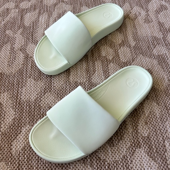 lululemon athletica Shoes - Lululemon Women's Restfeel Slide, Size 10, Kohlrabi Green